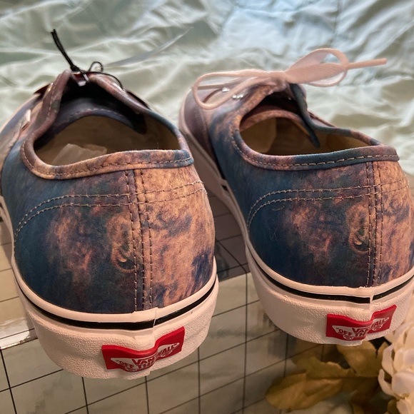 MoMA Monet Waterlilies Vans - Picture 5 of 9